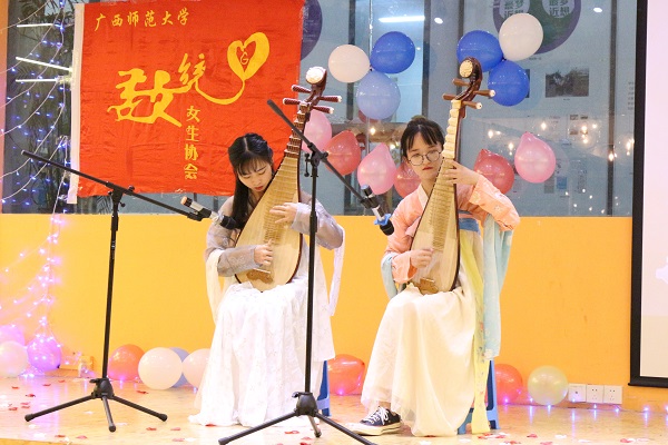 《浪人琵琶表演》